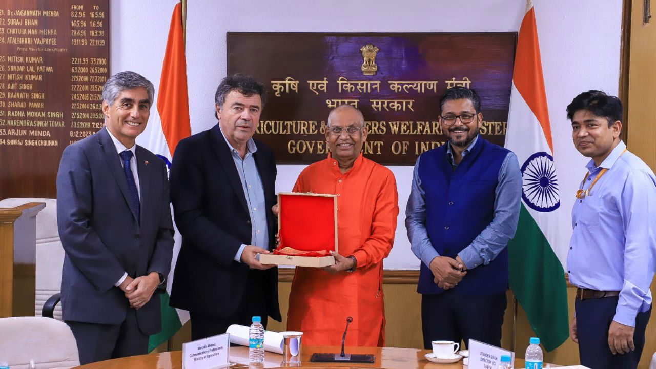 Officials of Chile and India at the Krishi Bhavan, New Delhi (Photo Source: @MinagriCL)