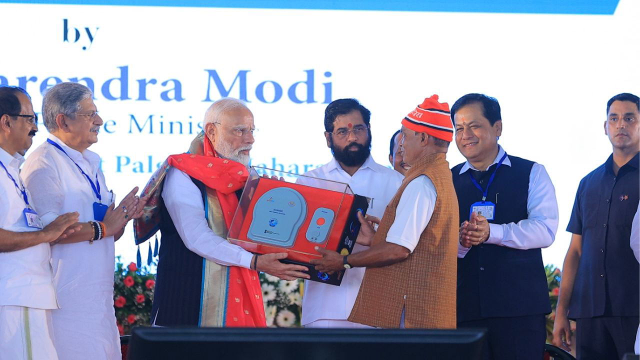 Prime Minister Narendra Modi at Foundation Stone Laying Ceremony in Palghar, Maharashtra (Photo Source: @FisheriesGoI/X)