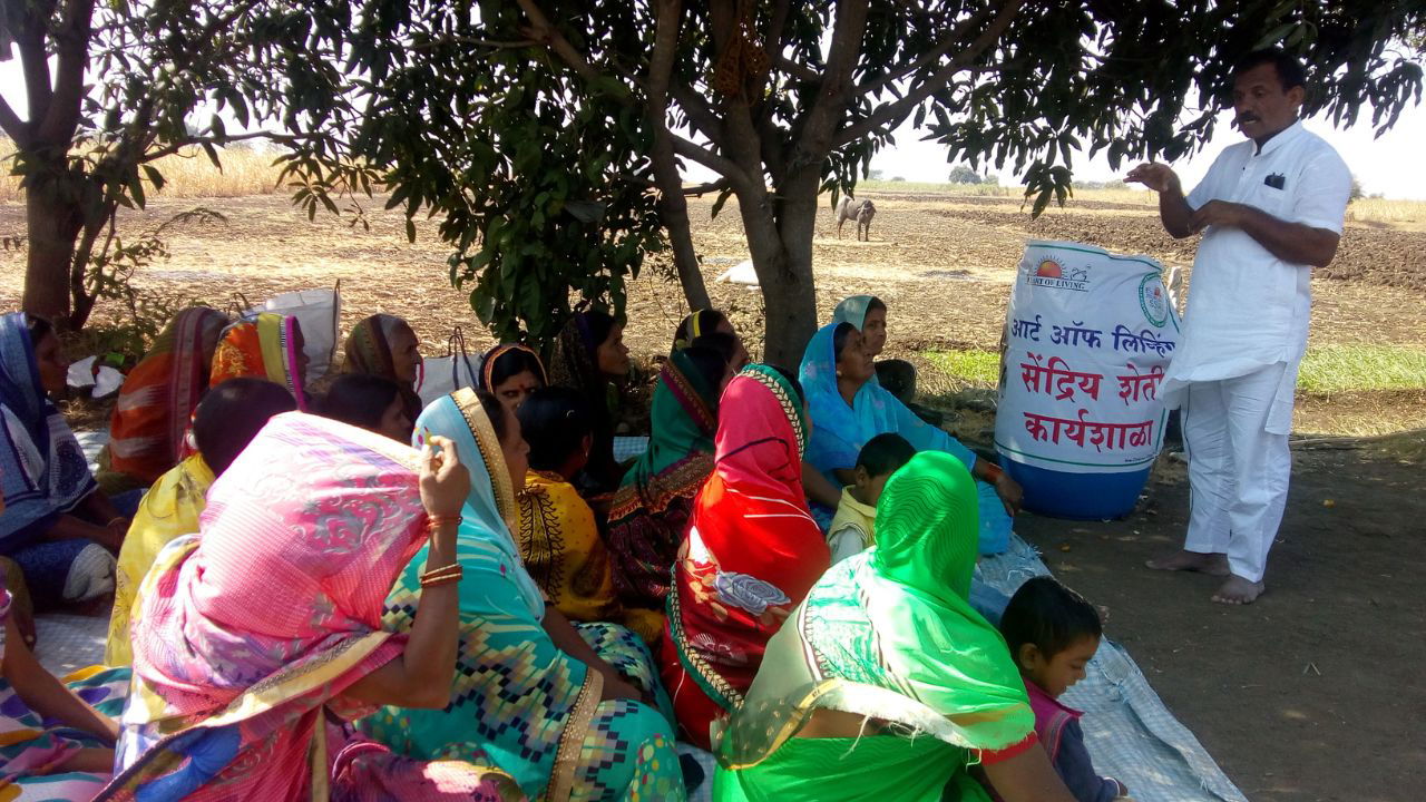 Mahadev Gomare mentoring women farmers in Natural farming