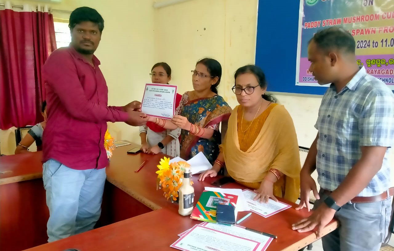 Bishikeshan Sahu getting training certificate from Horticulture Department