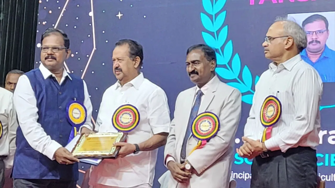 ICAR-Sugarcane Breeding Institute’s Principal Scientist, Dr D Puthira Prathap with Award. (Photo Source: ICAR)