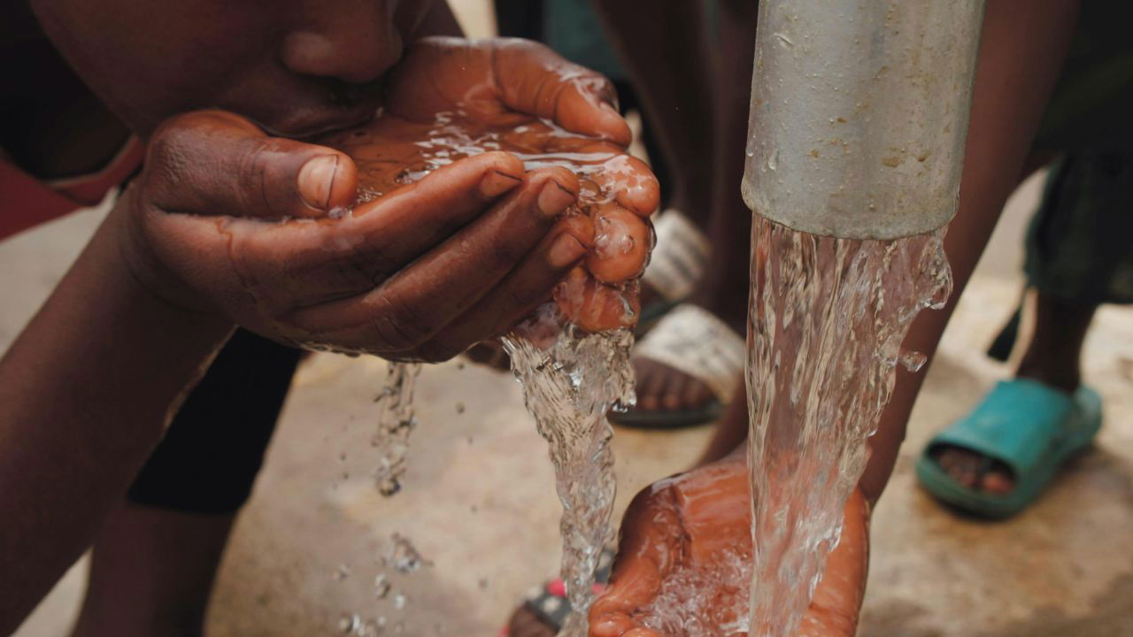 Child drinking water (Representational Image Source: Pexels)