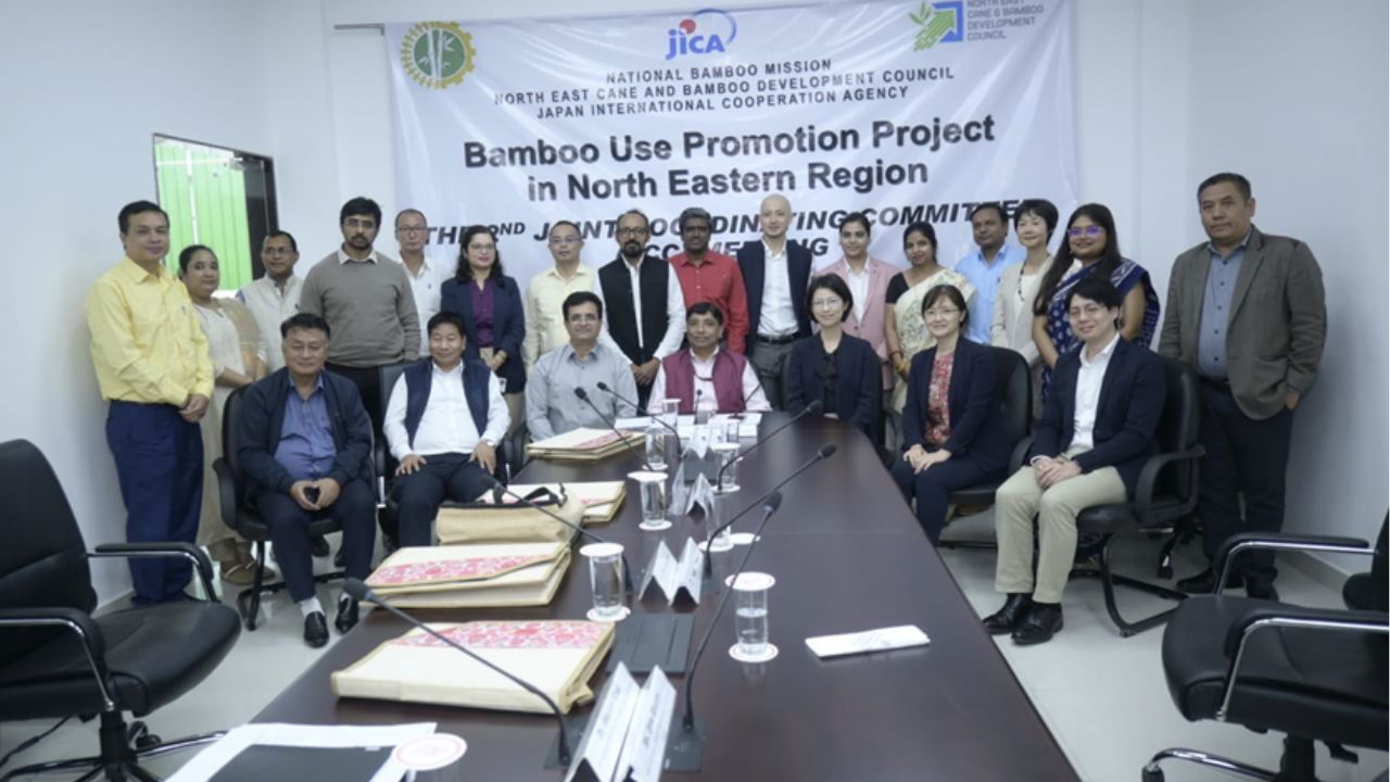 NBM, NECBDC and JICA experts presented on-going activities to activate bamboo handicraft industry (Group Photograph)