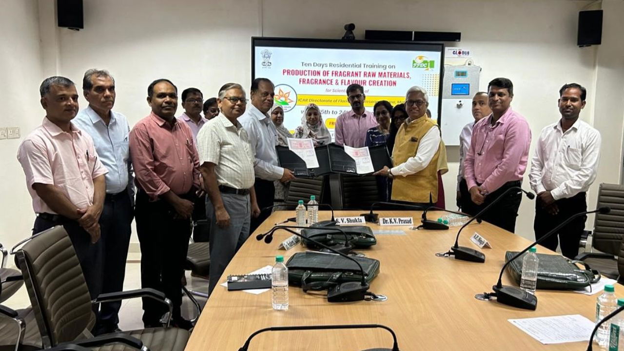 Officials of ICAR-DFR and FFDC at MoU signing ceremony (Photo Source: ICAR)