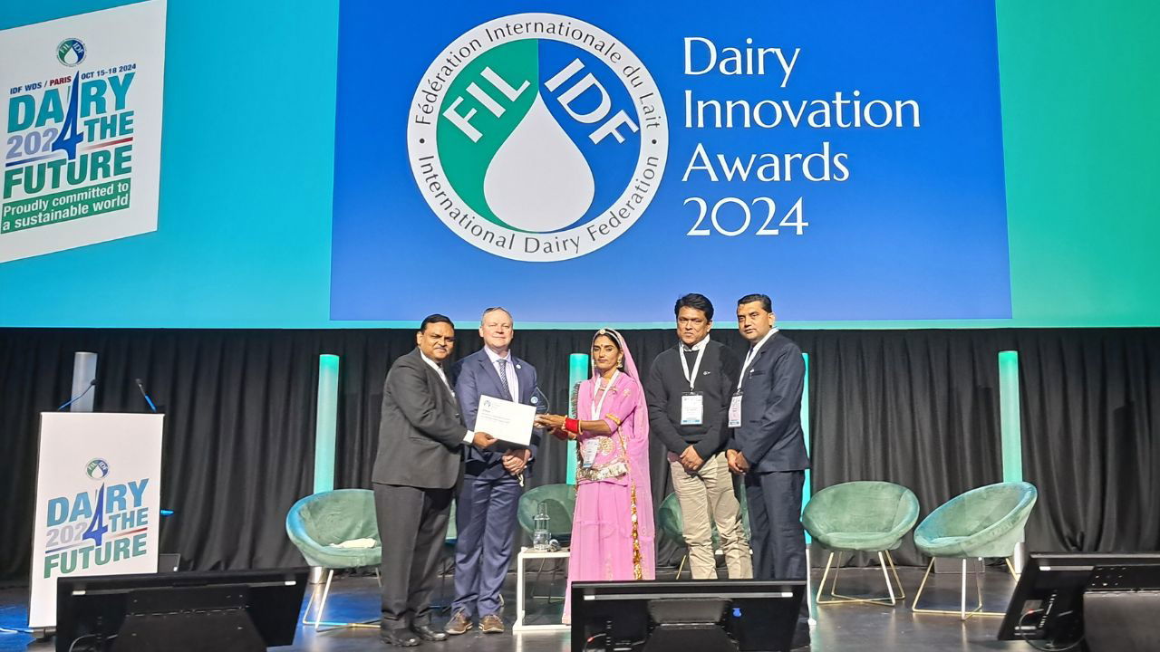 Asha Mahila Milk Producer Organization Wins Dairy Innovation Award for Innovation in Sustainable Processing at IDF World Dairy Summit 2024, Paris