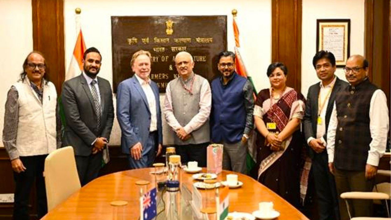 Australian High Commissioner Philip Green with Dr. Devesh Chaturvedi, Secretary of the Department of Agriculture & Farmers’ Welfare, at Krishi Bhawan.