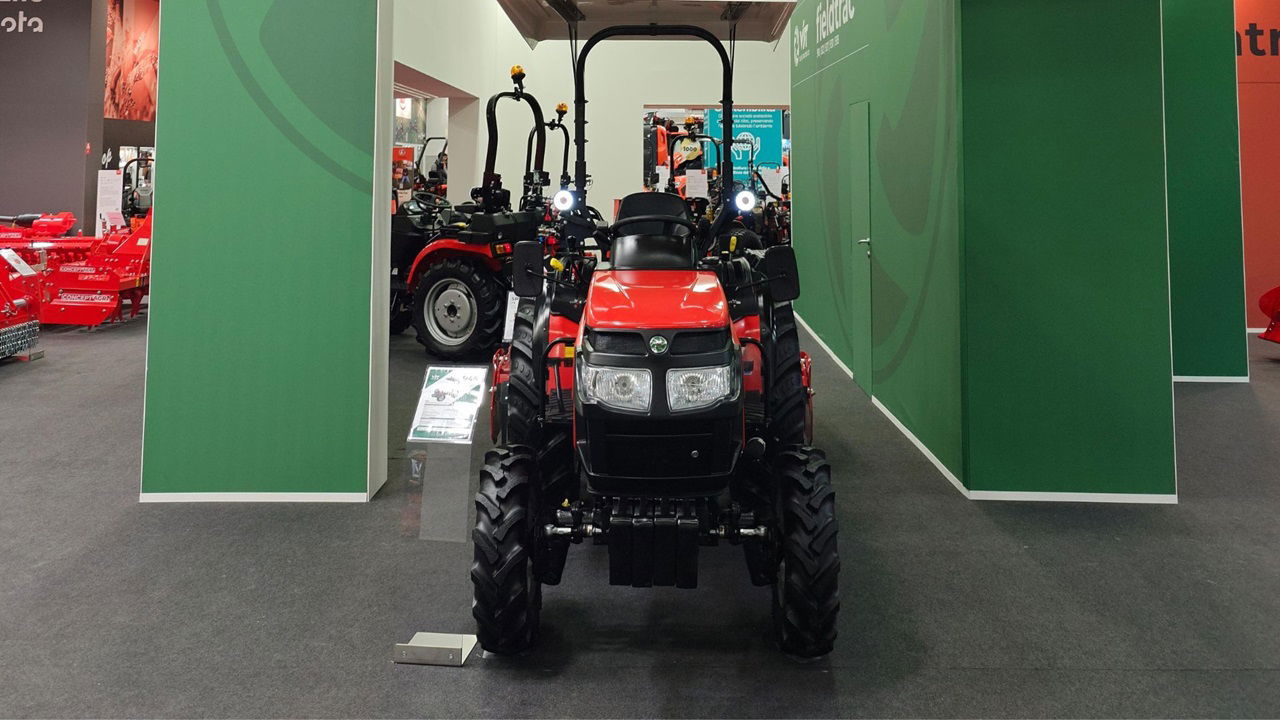 VST 30HP Stage-V emission-compliant tractor at the EIMA International Exhibition