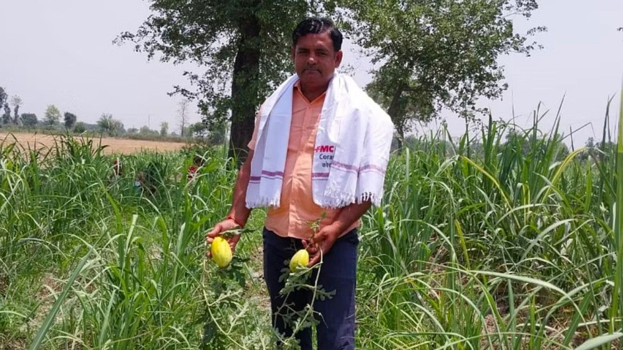 Rakesh Sirohi is a skilled sugarcane farmer from Bulandshahr, Uttar Pradesh.