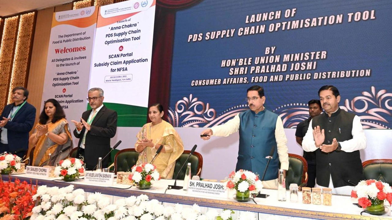 Union Minister of Consumer Affairs, Food and Public Distribution, and New & Renewable Energy, Pralhad Joshi, along with other dignitaries, at the launch of the PDS Supply Chain Optimization Tool. (Photo Source: @fooddeptgoi/X)