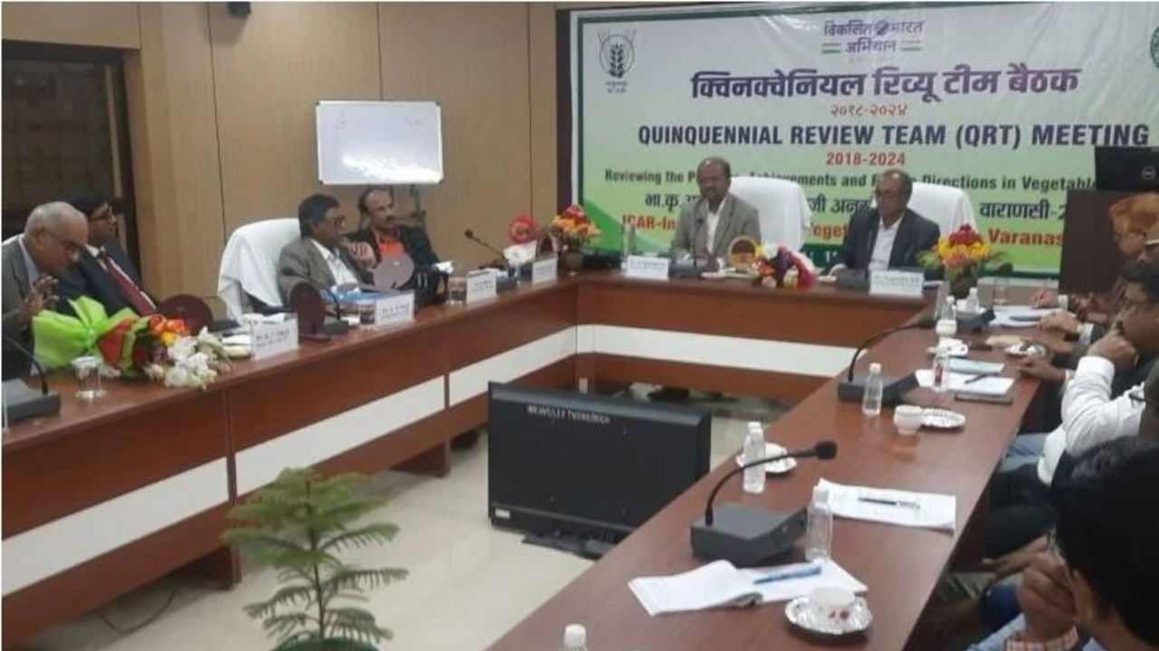 Led by Dr. P. Rajendran, former Vice-Chancellor of Kerala Agricultural University, IIVR meet brought together scientists, policymakers, and agricultural experts to review progress and plan future strategies. (Photo Source: IIVR)