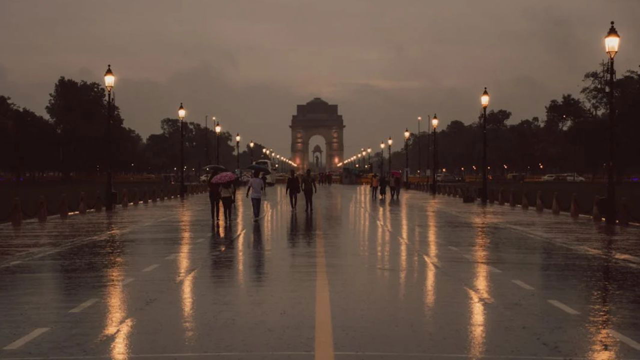 An orange alert has been issued for light rain, thunderstorm and lightning in Delhi. (Photo Source: Pexels)