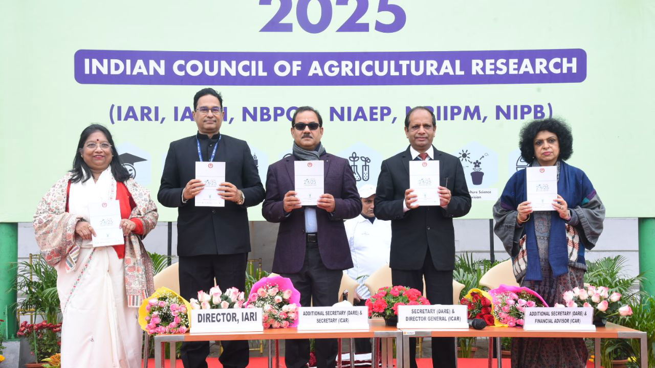 Dr. Himanshu Pathak, Secretary (DARE) and Director General of ICAR, along with other dignitaries at Walkathon 2025, during the release of the ICAR Telephone Directory 2025 (Photo Source: ICAR)