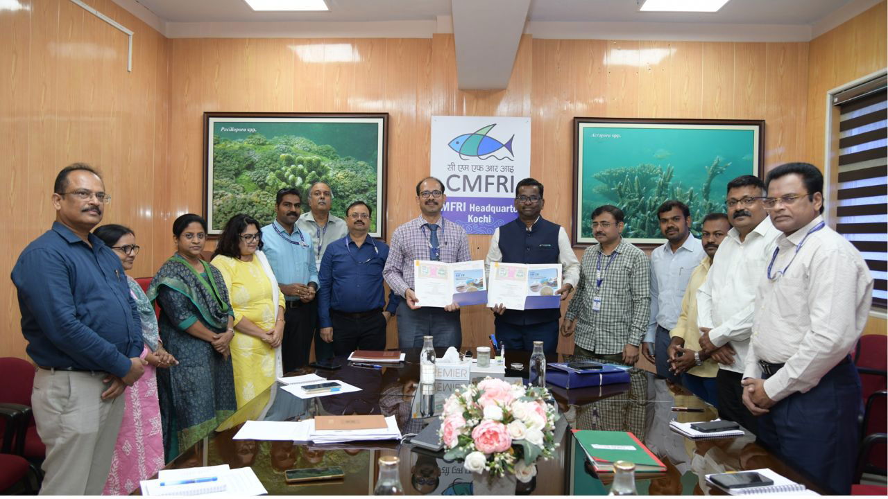 Dr. Grinson George, Director of ICAR-CMFRI, with Senthil Kumar, CEO of Bhairav Renderers, and others during the MoU signing ceremony. (Photo Source: ICAR)