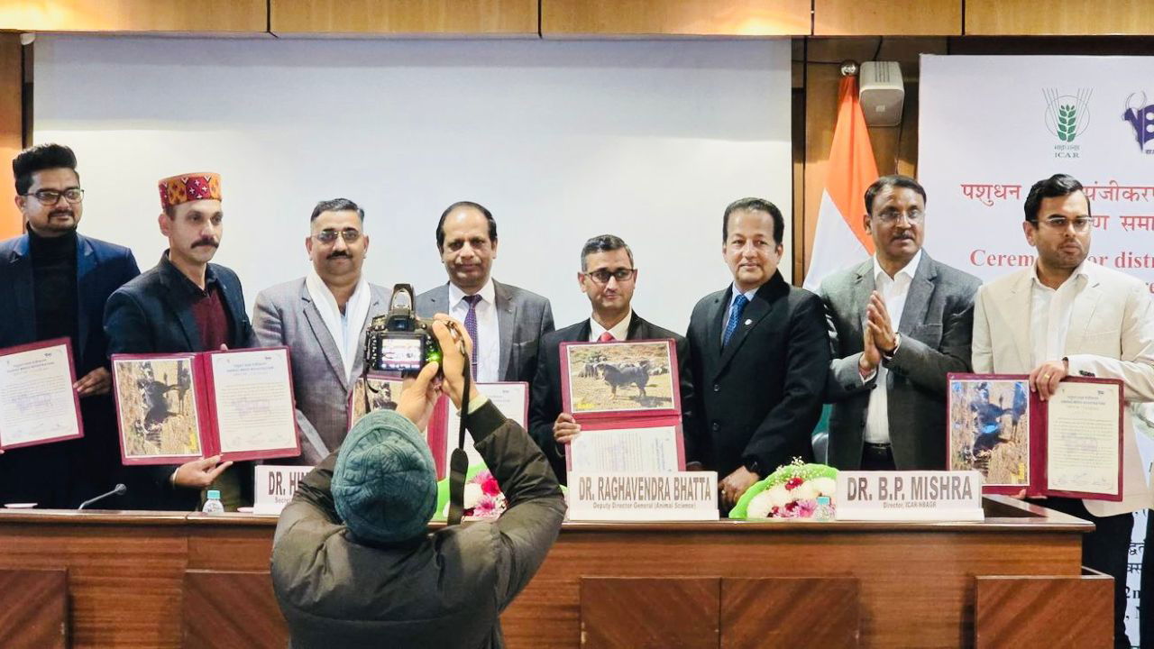 Dr. Himanshu Pathak, Secretary DARE and Director General, ICAR with other dignitaries during a press meet (Photo Source: ICAR)