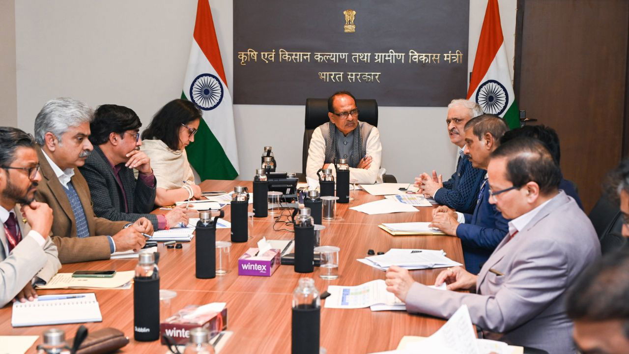 During the review meeting, Union Minister for Agriculture, Farmers’ Welfare, and Rural Development, Shivraj Singh Chouhan, with senior officials of the Agriculture Ministry. (Photo Source: @OfficeofSSC/X)