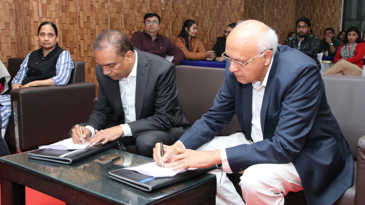 MC Dominic, Founder & Editor-in-Chief of Krishi Jagran and Agriculture World, and Dr. Ajay Ranka, Chairman & Managing Director of Zydex Group, during the MoU signing ceremony