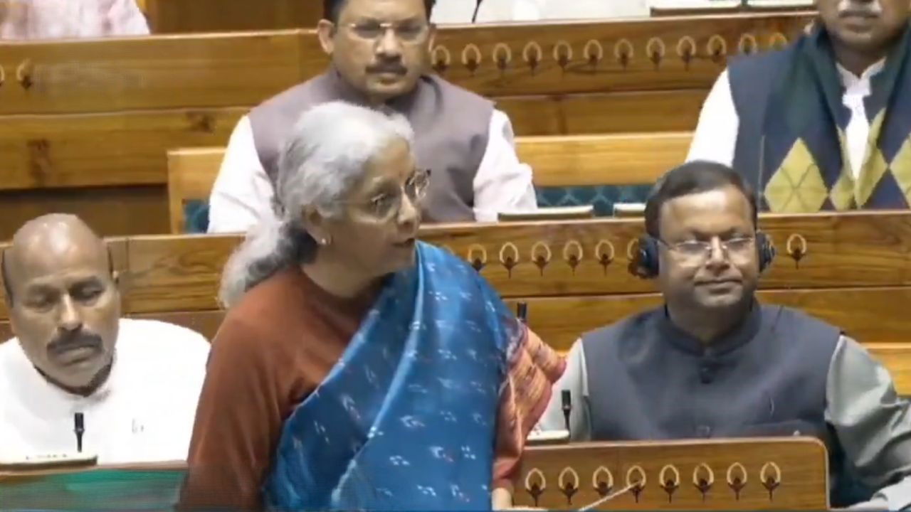 Union Finance Minister Nirmala Sitharaman Presents Economic Survey 2024-25 in Parliament (Photo Source: @sansad_tv/X)