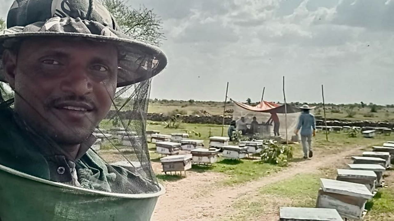 Ratan Lal from Kota, Rajasthan, turned his life around through beekeeping after seven years of hard work and determination. (Pic credit: Ratan Lal)