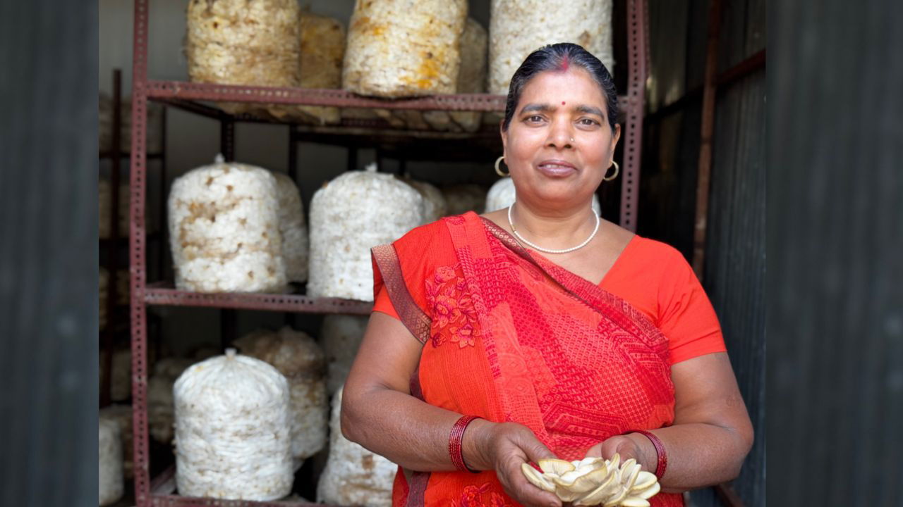 Anita’s company not only focuses on mushroom cultivation but also supports farmers by providing essential agricultural inputs such as fertilizers, seeds, and pesticides at affordable rates. (Photo Source: @narendramodi/X)