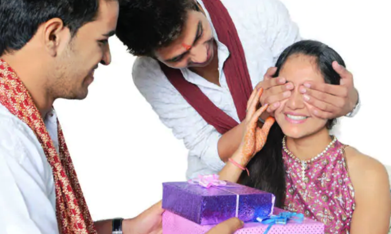 rakhi gifts