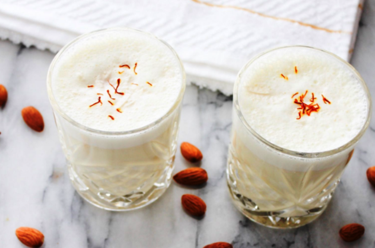 Saffron Milk Benefits: Reasons to Include Kesar Doodh in Your Diet ...