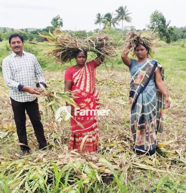 Jagadeesh Reddy with local farmers