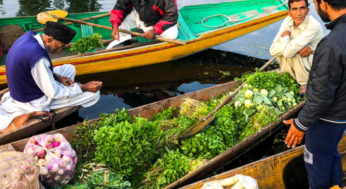 Floating vegetable market