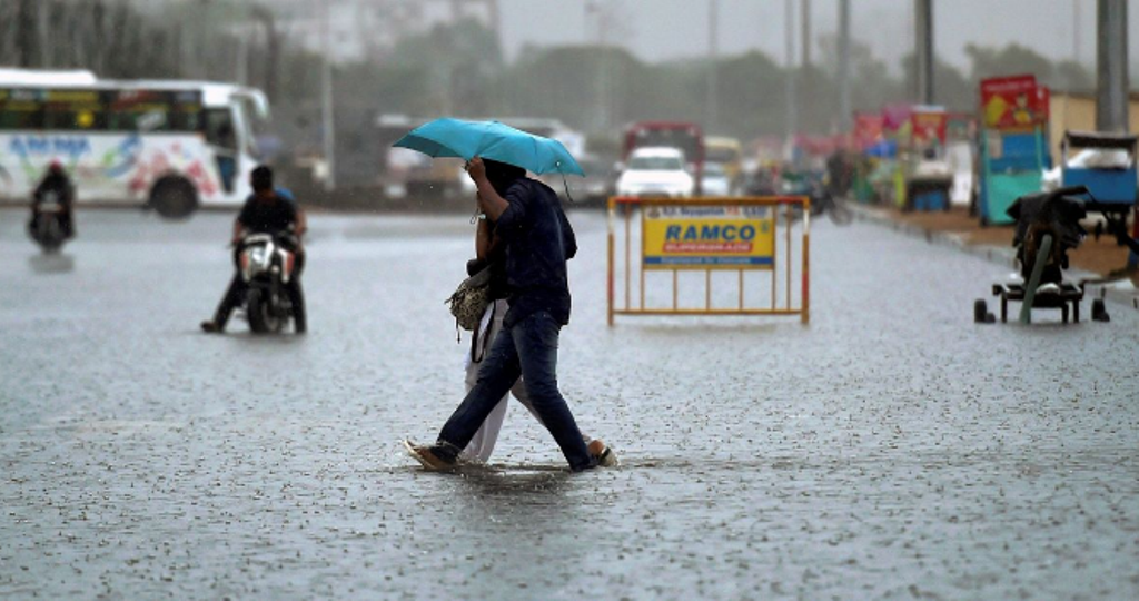 Weather India IMD Issues Thunderstorm & Heavy Rain Alert over These