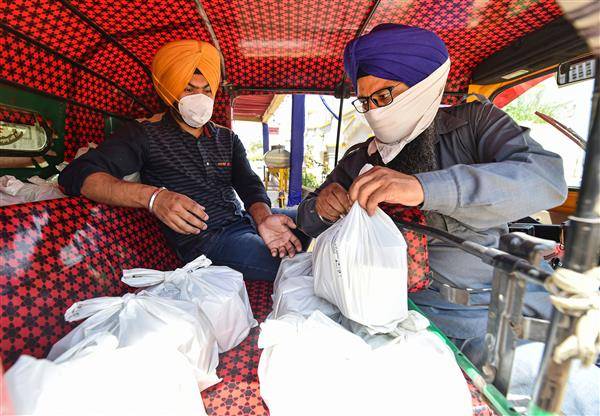Farmers to distribute food packets
