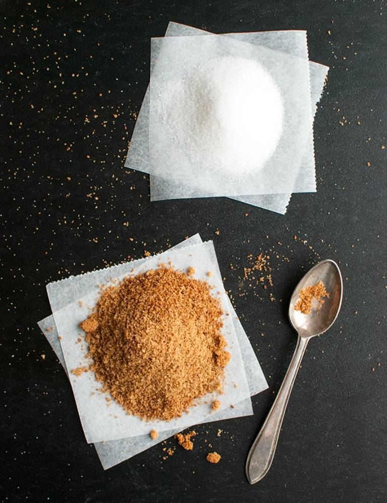 White sugar (top), coconut sugar (bottom)