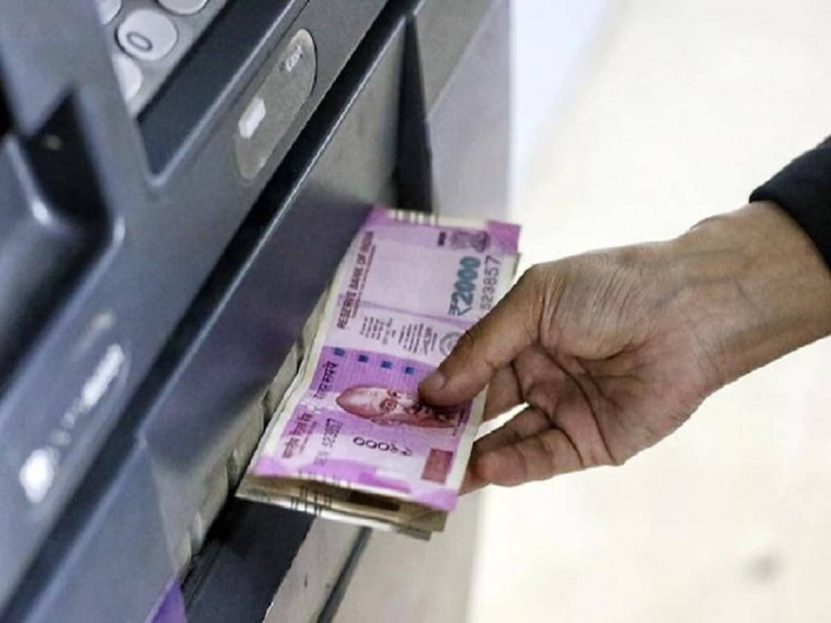 Check Latest Cash Withdrawal Limit for SBI, PNB, ICICI and HDFC Bank