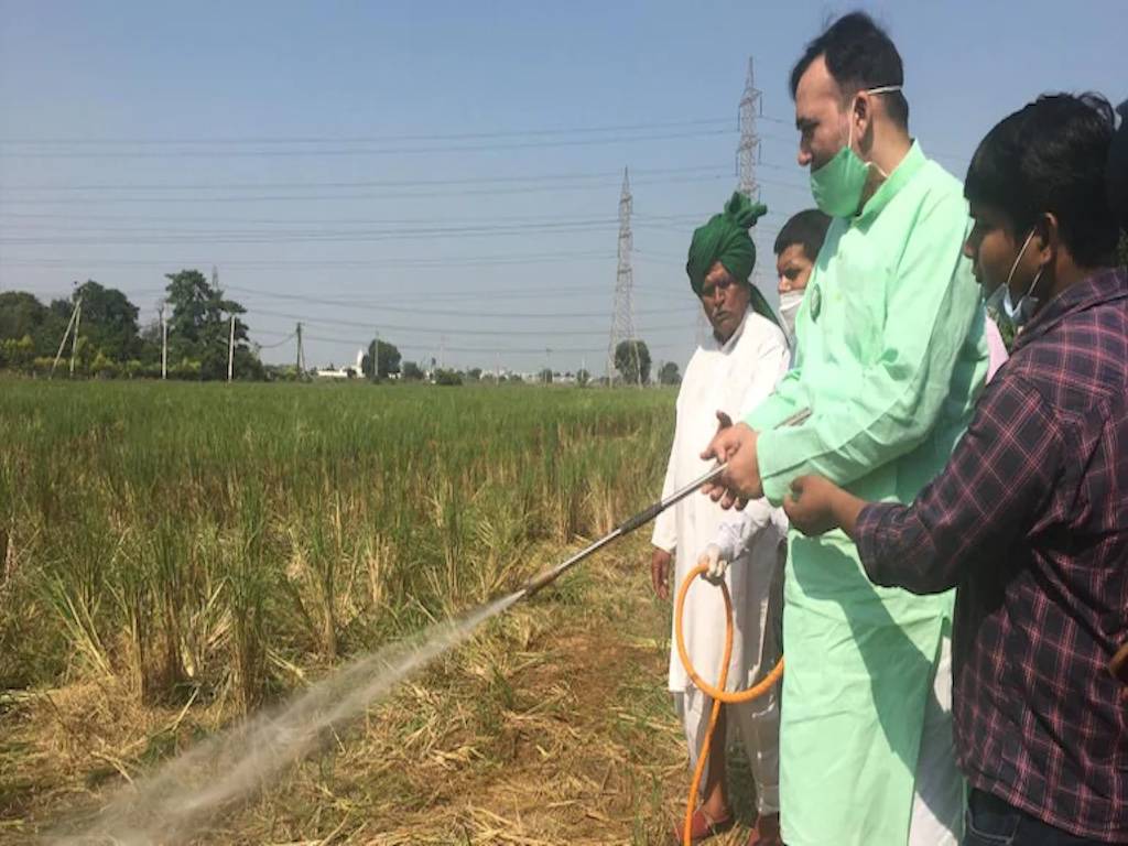 Bio-Decomposer Spraying