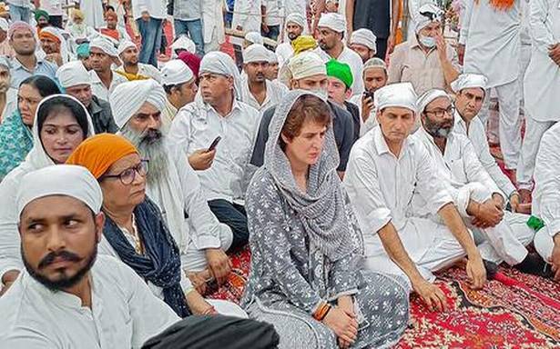 Priyanka Gandhi protesting with farmers for Lakhimpur Kheri Violence