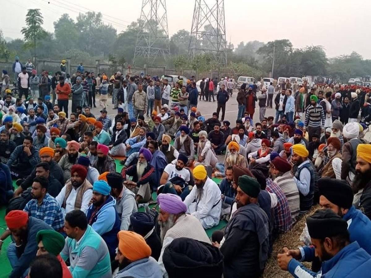 Farmers blocking borders