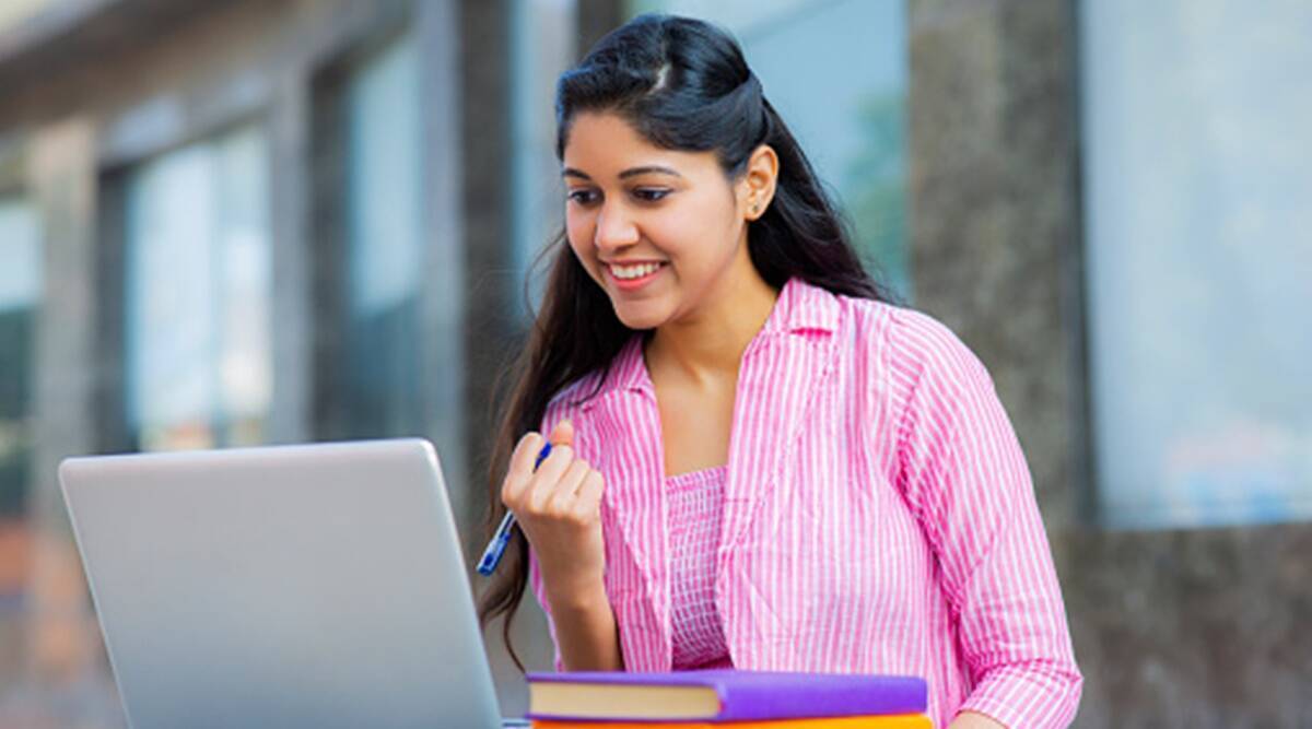 Aspirant with a laptop