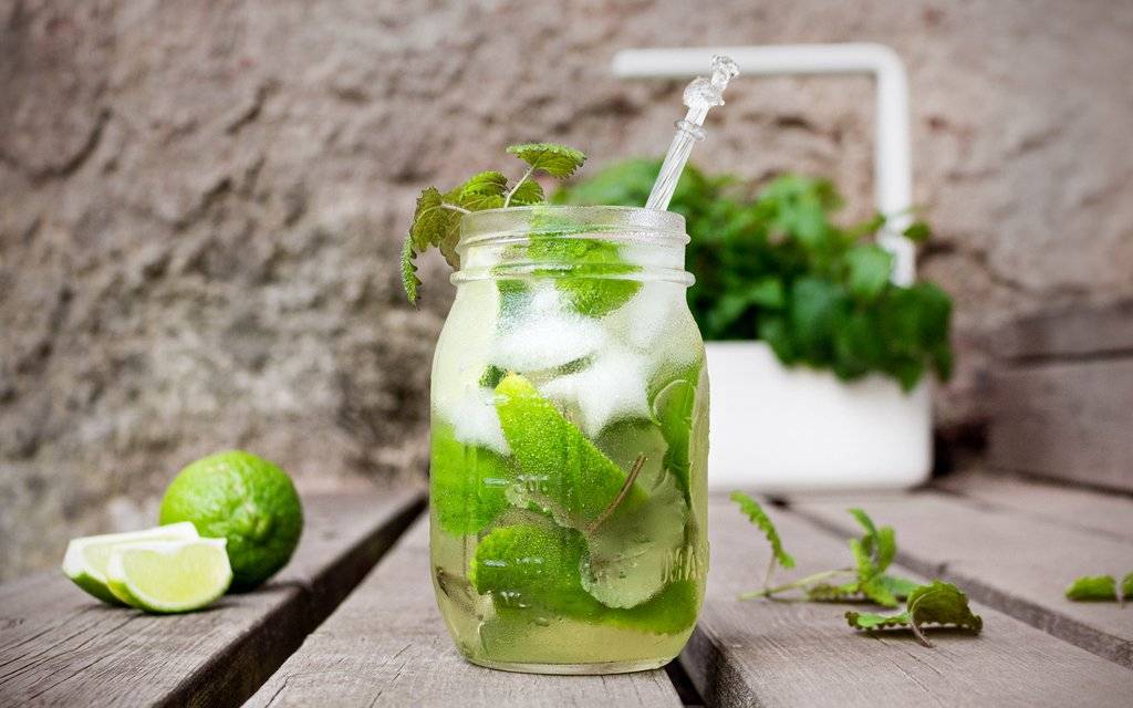 Lemon Balm Lemonade