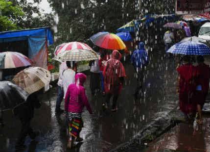 Heavy to Very Heavy Rainfall in Many Parts of India