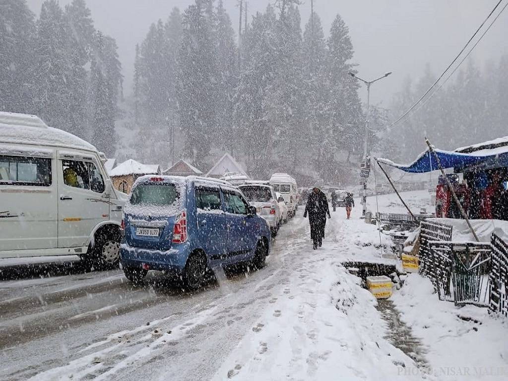 IMD Predicts Snowfall, Rain In These States Till 29th December