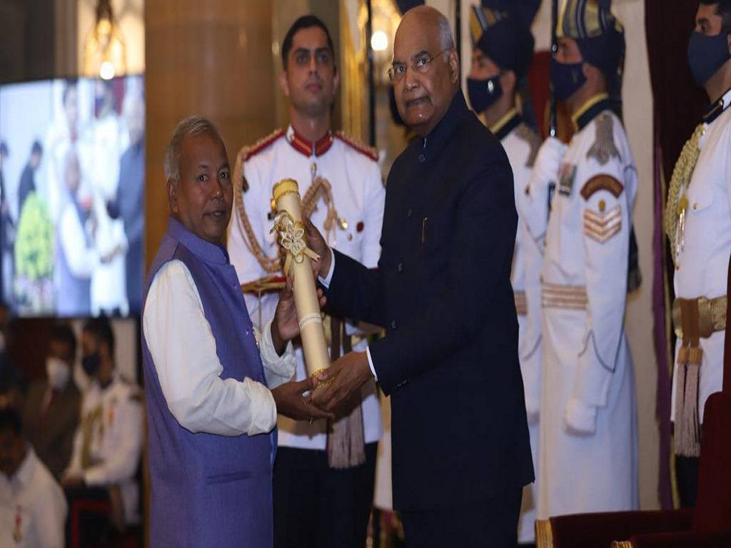 Padma Shri Awardee Farmer Pioneers Profitable & Self-Sustaining Aquaculture