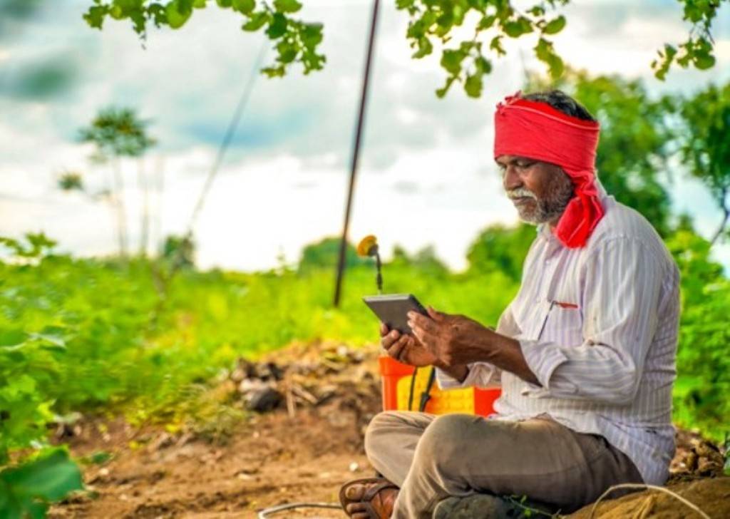 Farmer is Checking the Beneficiary List of PM Kisan