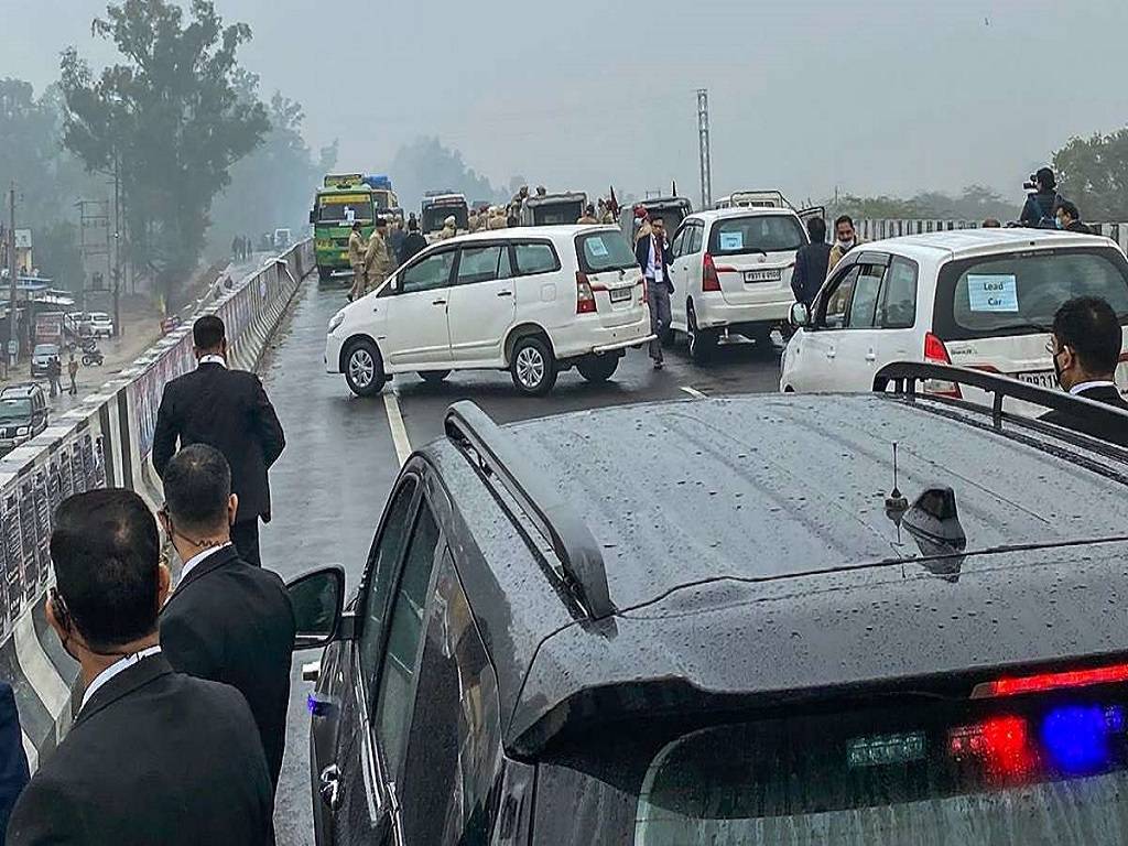 PM Modi trapped on bridge due to farmers protest