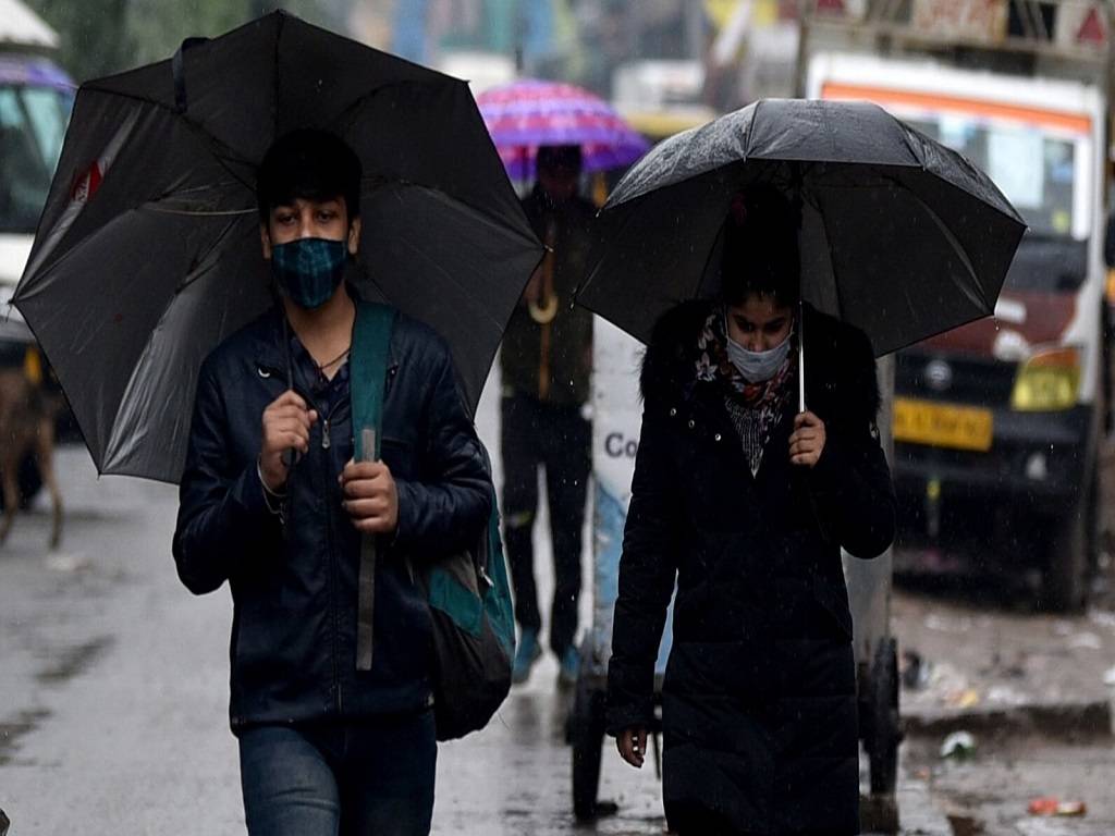 IMD says that northwest and central India will witness cold wave & rainfall for next 3-4 days