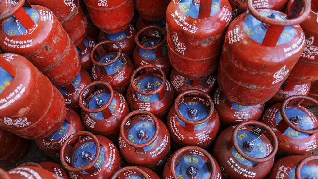 LPG Cylinder Price Reduced by 91.50