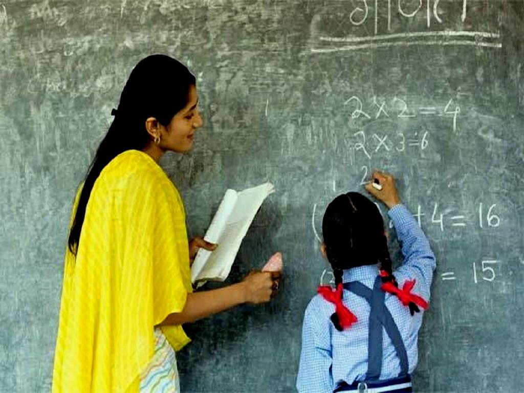 Rajasthan Primary Education Department has invited applications for 3200 Vacancies For Teacher Recruitment 2022