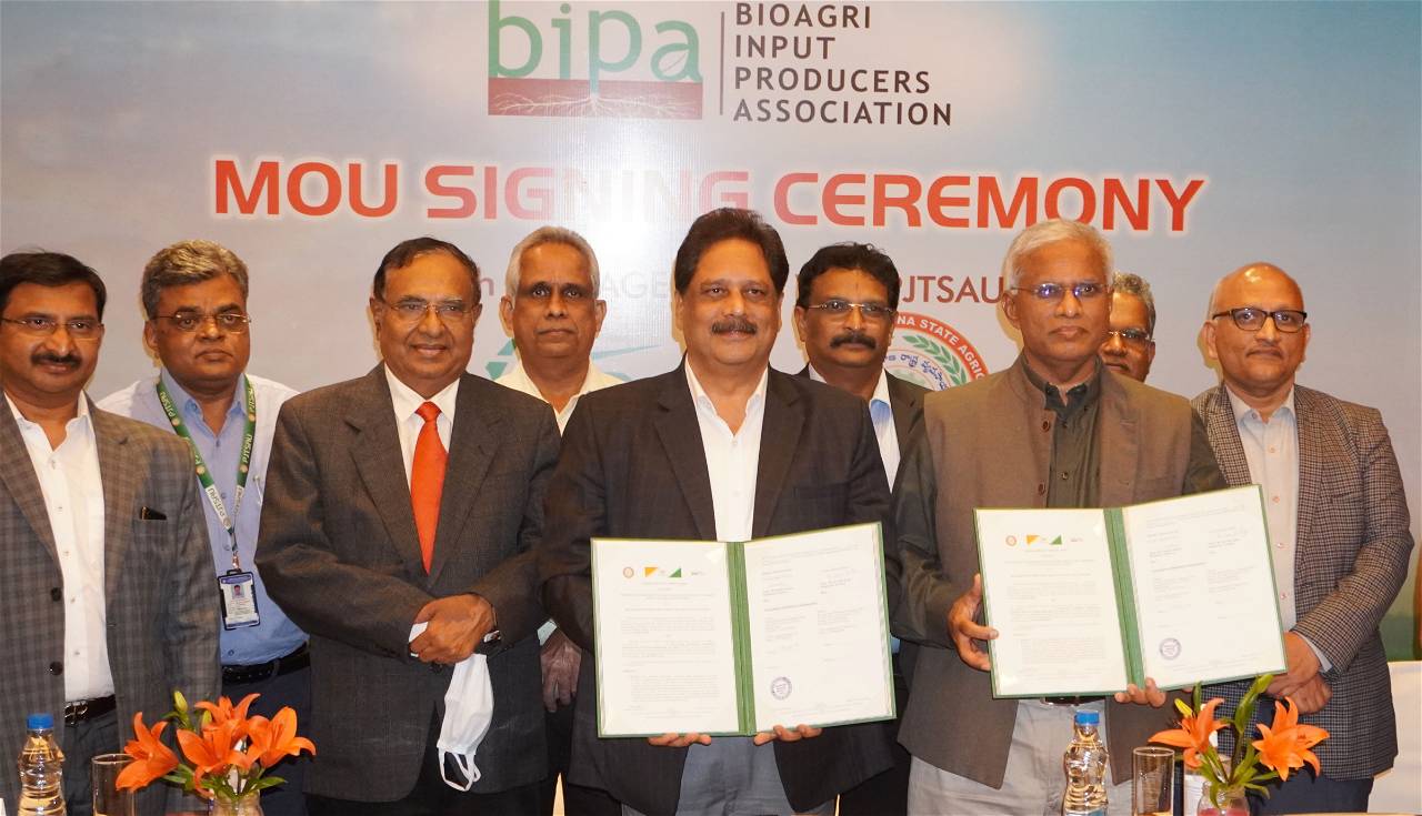 Dr KRK Reddy, President BIPA & Dr. V. Praveen Rao, Vice Chancellor of PJTSAU seen exchanging MoU