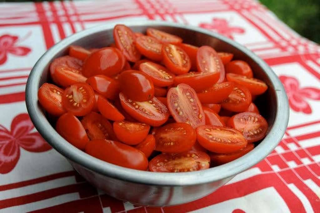 Fresh Red Tomatoes in the Bowl