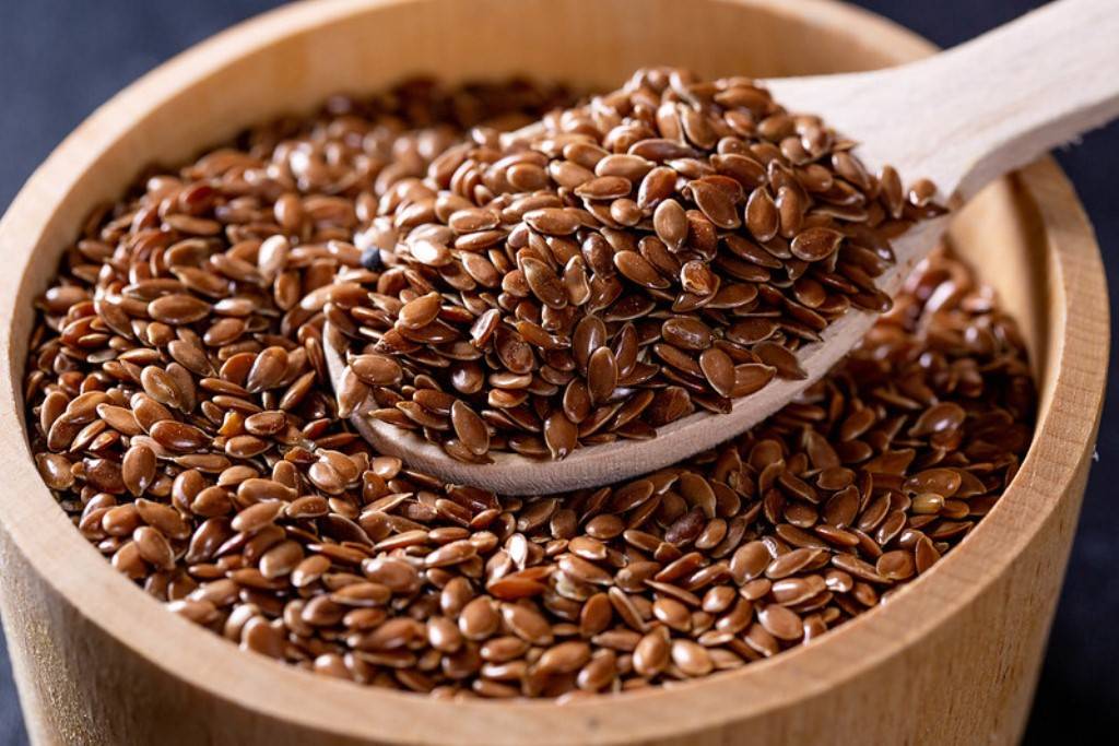 11 Super Benefits of Flaxseeds For Hair Skin And Health 