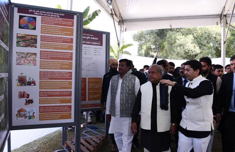 Narendra Singh Tomar Launches Mobile Agri Knowledge Centre in Gwalior