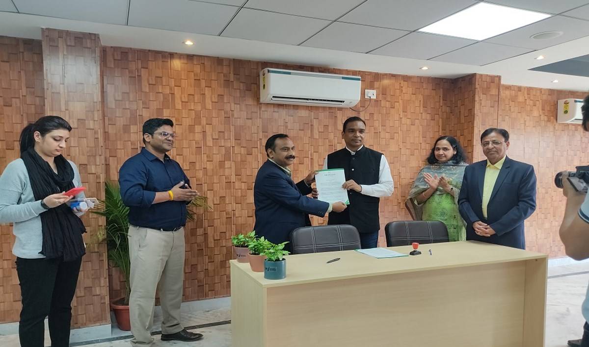 MoU Being Signed between Krishi Jagran & B-ABLE Foundation