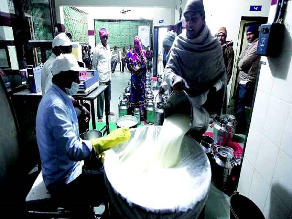 dairy-farmers-urge-tamil-nadu-govt-to-hike-procurement-prices